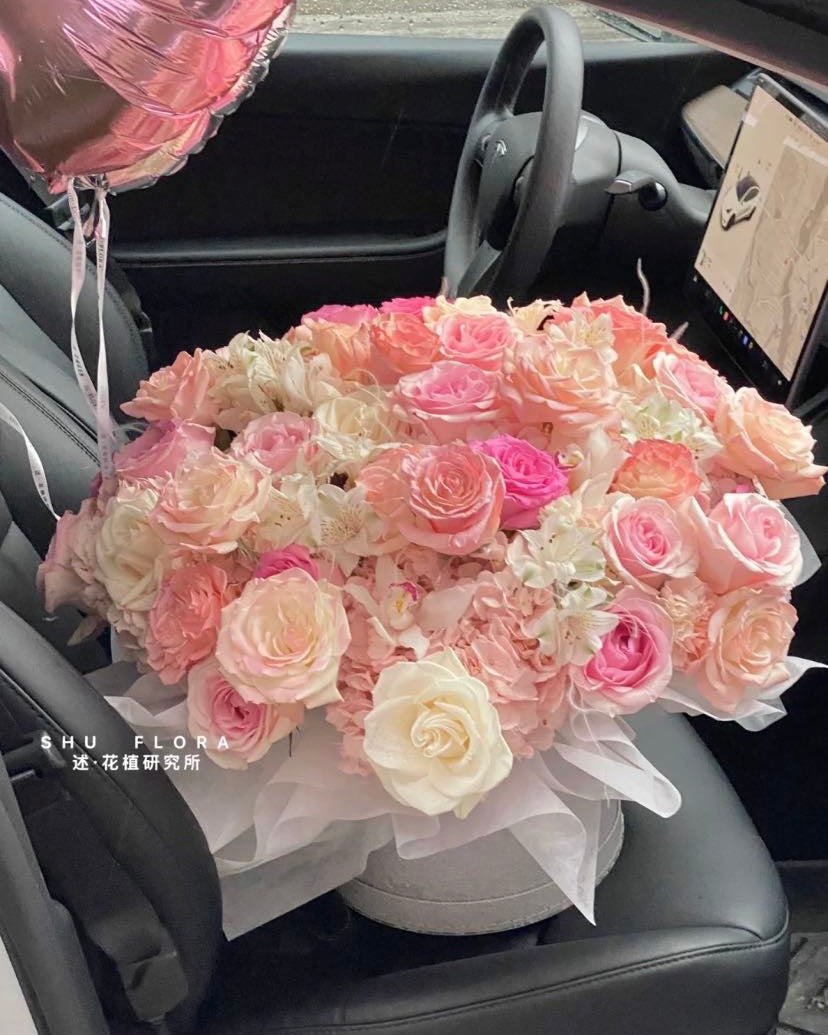 Pinkish Mixed Flower Hug Flower Box