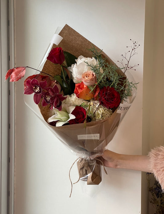 Mom's Favorite Mystery Bouquet (Regular Wrapping)