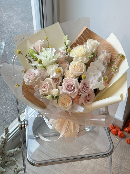 Creamy Mixed Flower Bouquet