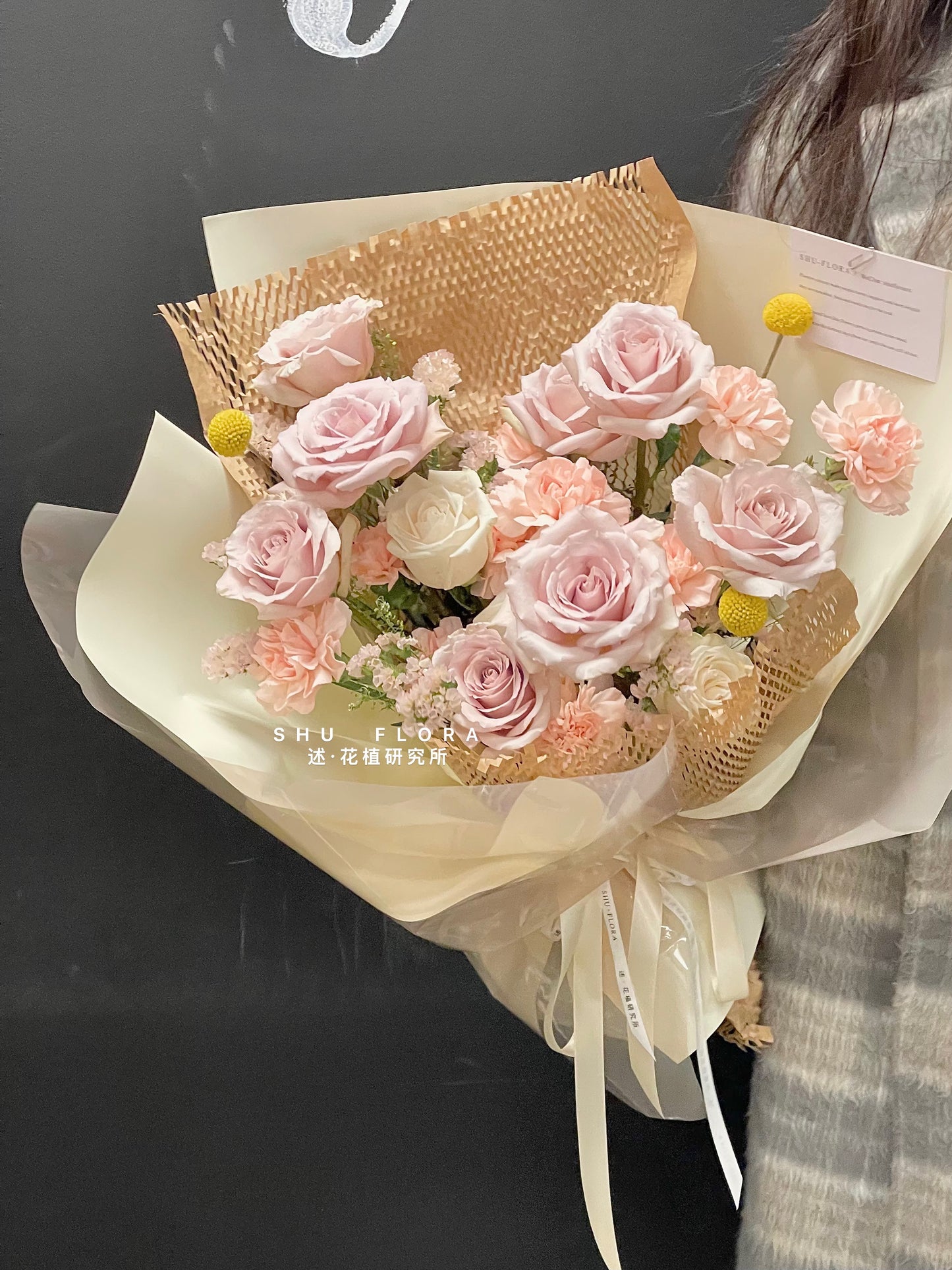 Creamy Mixed Flower Bouquet
