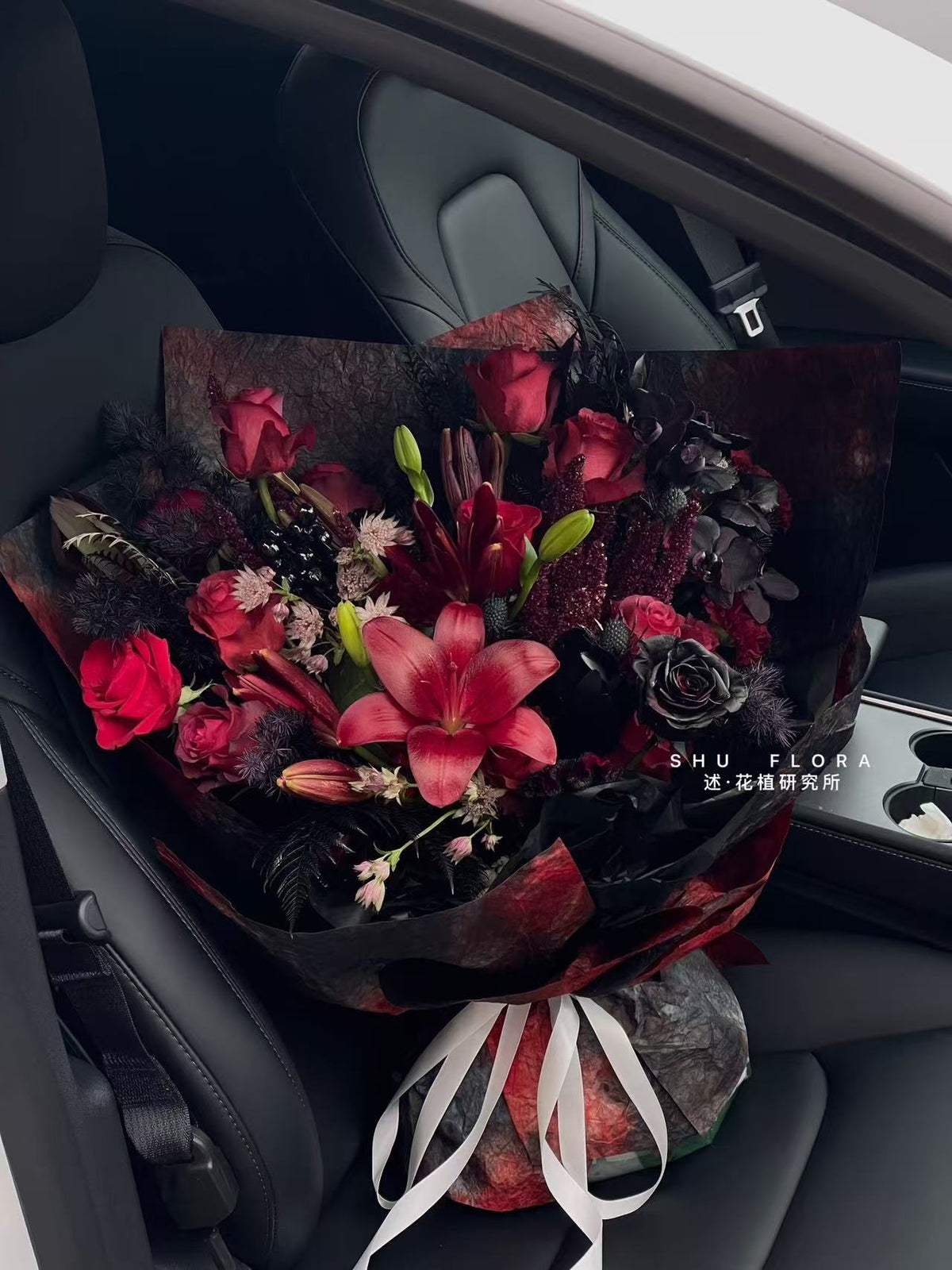 Midnight Crimson – Premium Dyed Bouquet