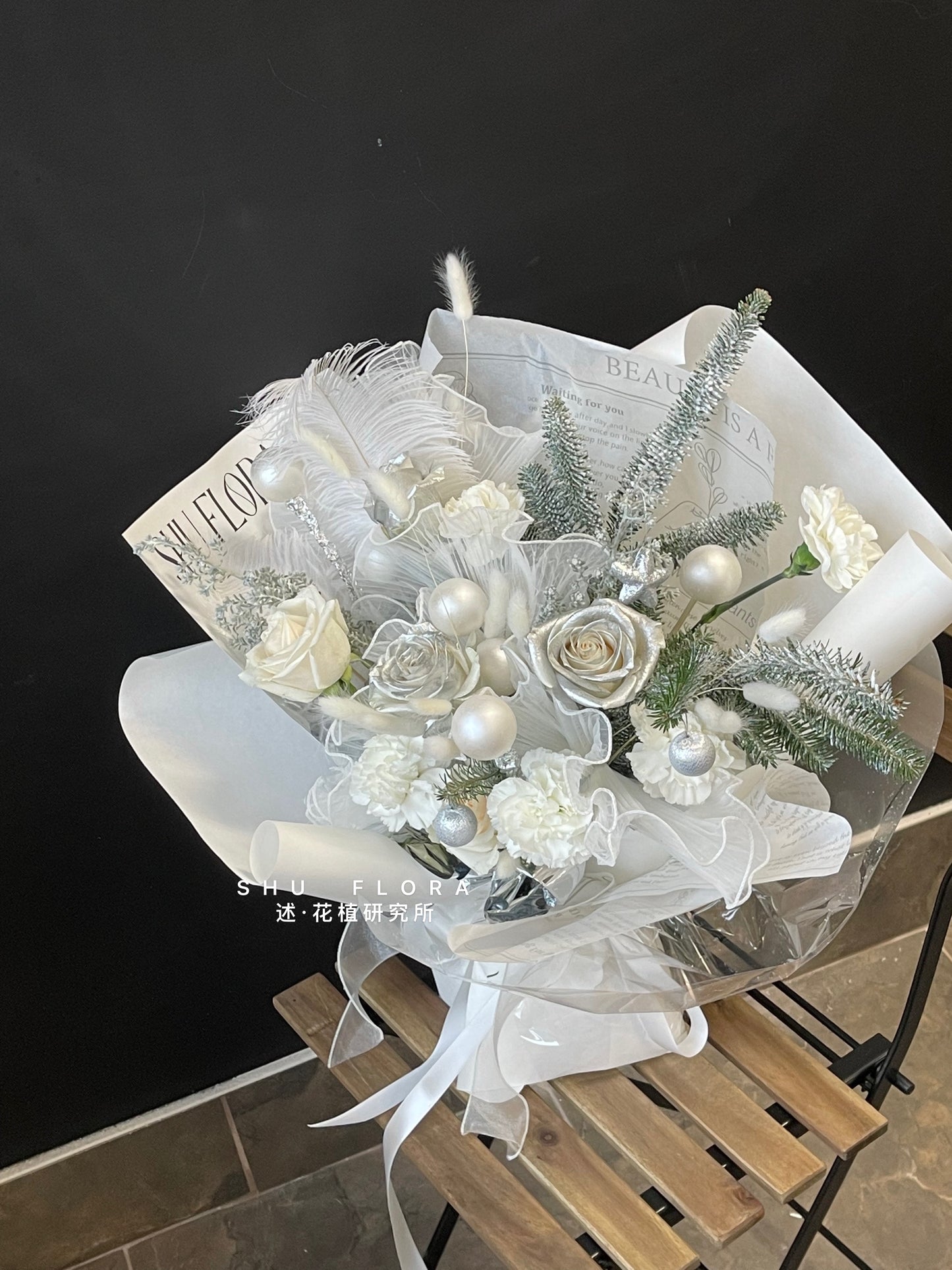 White&Silver Christmas Mixed Flower Bouquet